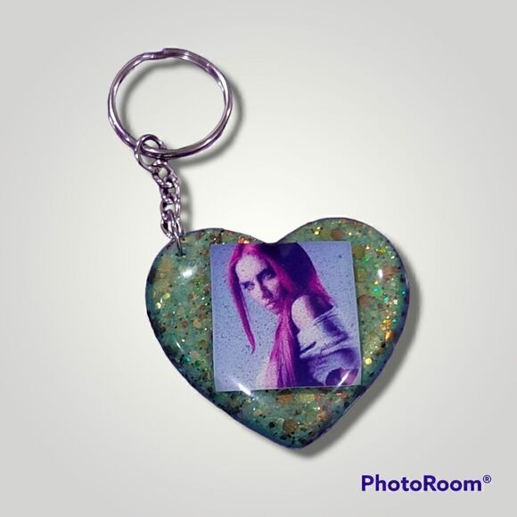 Luna Vexa Green Glitter Heart Keychain - Picture 3 of 16